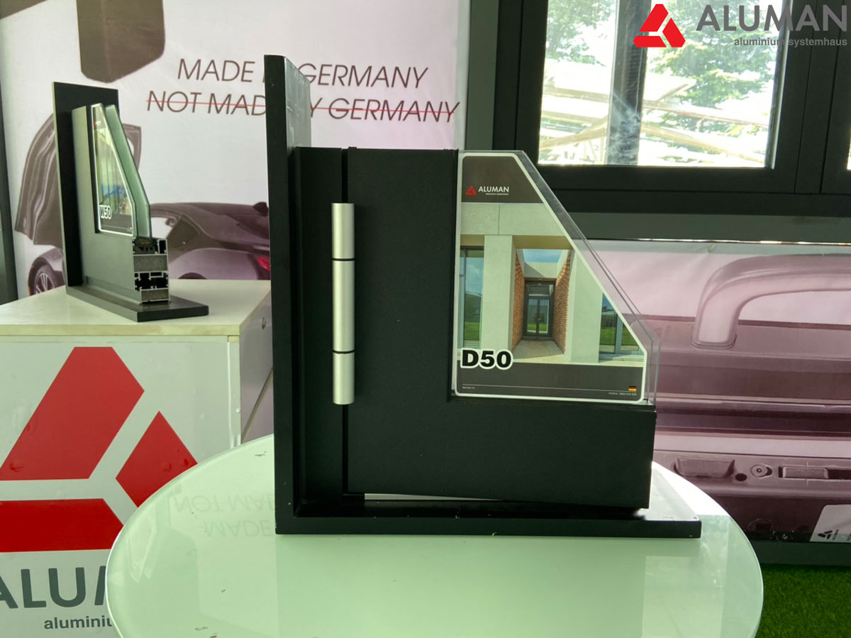 Cua-di-khong-cau-cach-nhiet-Aluman-D50-1